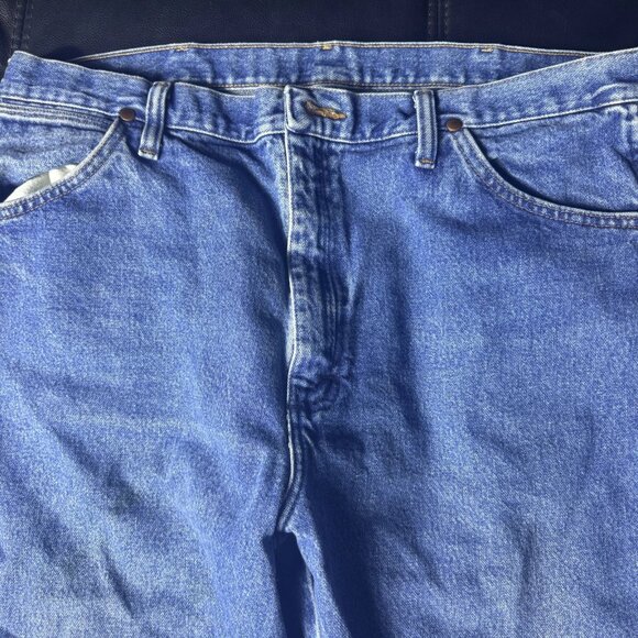 Wrangler Men's Straight Leg Jeans Blue Denim Relaxed Fit Rugged Wear 38x32 - Picture 3 of 16